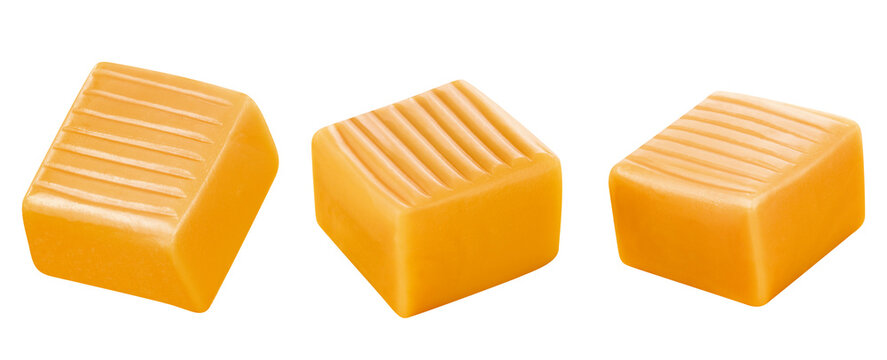 tr&ecirc;s balas de caramelo em fundo transparente - bala de caramelo isolada