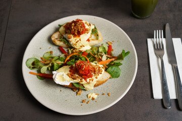 Toast with Egg, Cheese and Vegetables