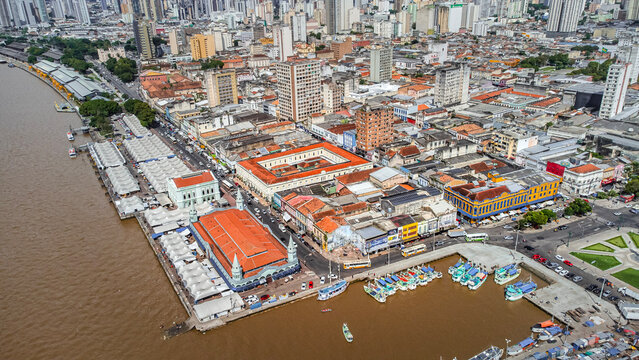 Paisagem Cidade Amaz&ocirc;nia Beira Rio Bel&eacute;m Par&aacute; Ver o Peso Mercado Peixe Pescador Pesca Municipal Centro Feira Livre Artesanato A&eacute;reo Drone &Aacute;gua Amazonas Belem Para Pr&eacute;dios Cultura Ver-o-Peso Barcos