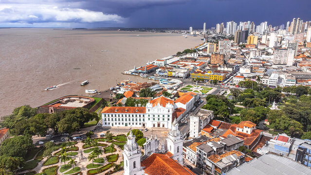 Paisagem Cidade Amaz&ocirc;nia Beira Rio Bel&eacute;m Par&aacute; Ver o Peso Mercado Peixe Pescador Pesca Municipal Centro Feira Livre Artesanato A&eacute;reo Drone &Aacute;gua Amazonas Belem Para Pr&eacute;dios Cultura Ver-o-Peso Barcos