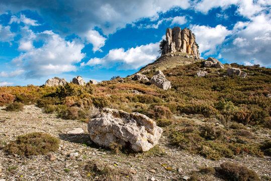 Sardegna, veduta di Perda'e Liana, il tacco montuoso pi&ugrave; alto d'Ogliastra e monumento naturale, Italia, Europa
