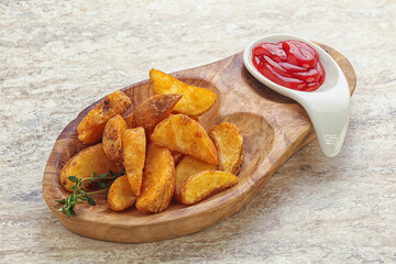Fried rustic potato with tomato ketcup
