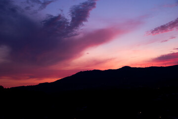 Couché de soleil dans les montagnes du Portugal.