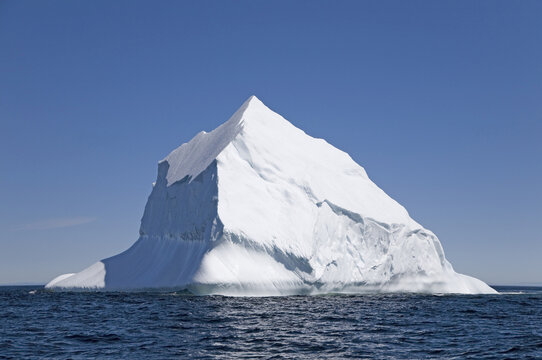 Iceberg, Twillingate, Newfoundland, Canada
