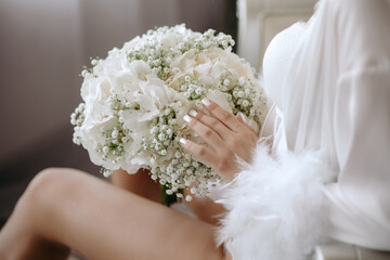 bride holding a bouquet of flowers