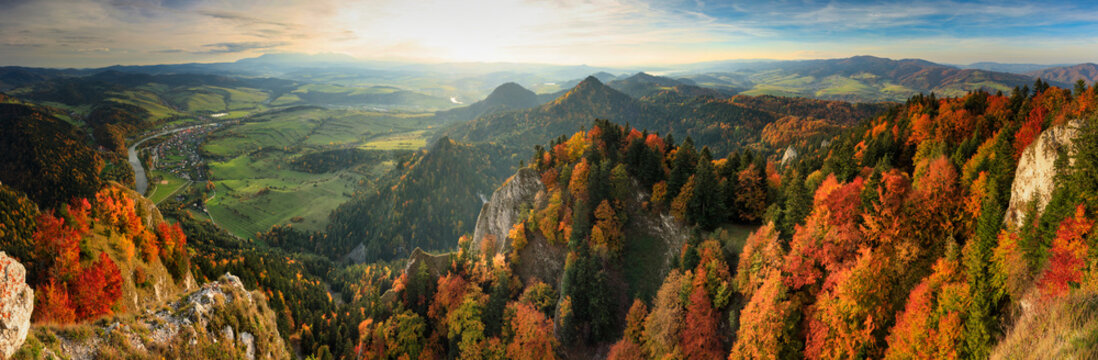 Fototapeta A beautiful sunset in the Pieniny Mountains at autumn. Poland