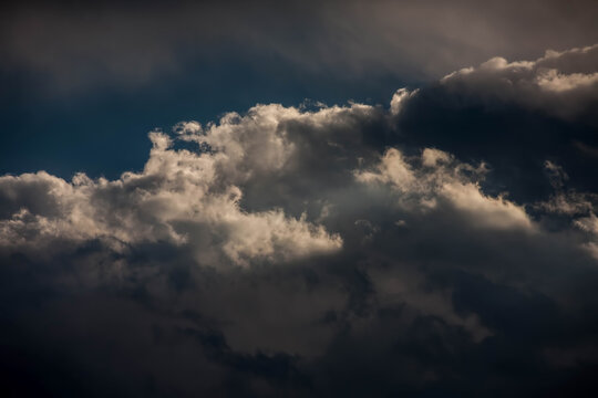 Dynamic clouds before the storm © photokrle