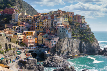 Fototapeta na wymiar Beautiful view of Manarola small village on the rock near Lerici, Cinque Terre
