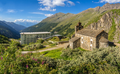 Built in 1930 by the workers of the first Dixence dam, the St-Jean chapel is a highly symbolic site...