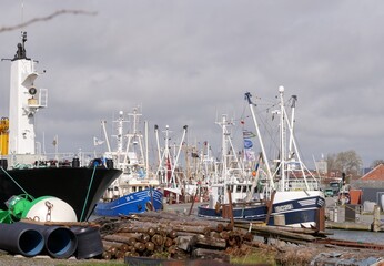 Fischereikutter im Hafen von Büsum