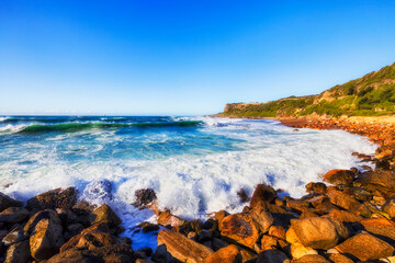 Sea Caves beach spoon rocks to south