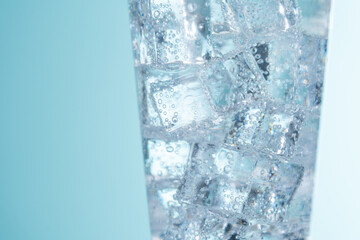 Obraz premium グラスに入った炭酸水