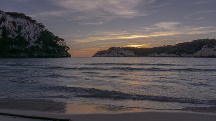 Atardecer en la playa. Cala Galdana 