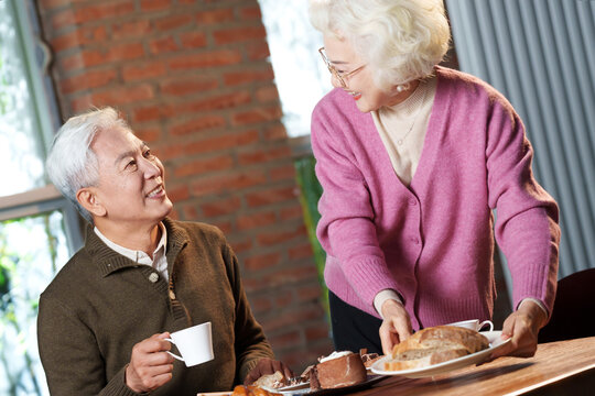 Breakfast for elderly couples