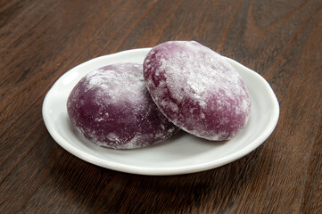 沖縄の郷土菓子、紅芋もち