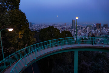 月の出