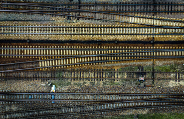 Tory, szyny, pociągi  © RobertM