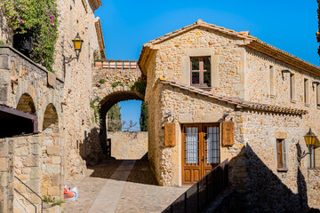 Fototapeta na wymiar Pals, una aldea rural medieval en Girona (Cataluña - España)