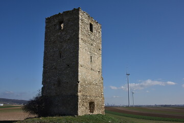 Ruine Heidenturm bei Kittsee, Burgenland, Österreich, 16.03.2023