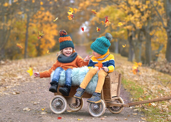 Freude im Herbst im Park