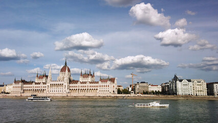 Fototapeta premium Scenic view of the Hungarian Parliament building in Budapest at the Danube river