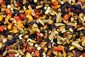 mixed dried fruits and nuts on bazaar karışık kuru meyve 