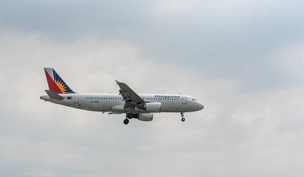 Philippine Airlines Airbus A320 RP-C8610 Landing in Manila International Airport