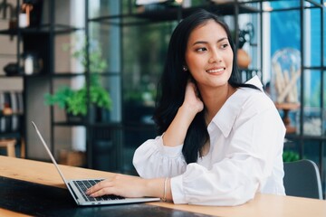 businesswoman working on laptop