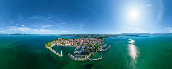 Naklejka premium Lindau im Bodensee aus der Luft, 360° Ansicht