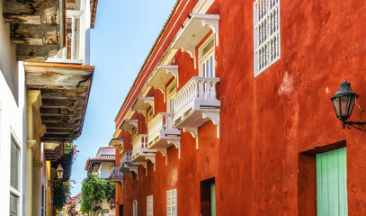 Fototapeta na wymiar Colonial buildings and balconies in the historic center of Cartagena, Colombia