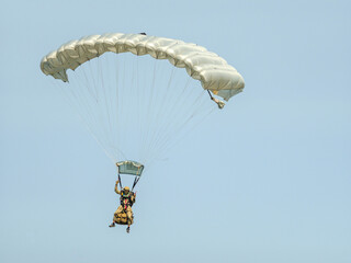 1er RPIMA de Bayonne en démonstration à Biarritz le 14 juillet 2023