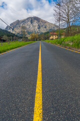 La linea marca el camino 