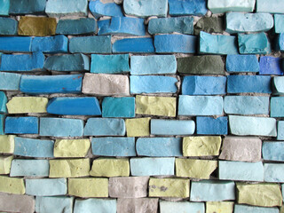 Blue to yellow from decorative stones.