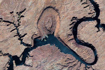 The rincon, Lake Powell and the loop looking down aerial view from above – Bird’s eye view lake powell meanders and glen canyon, Utah, USA - obrazy, fototapety, plakaty