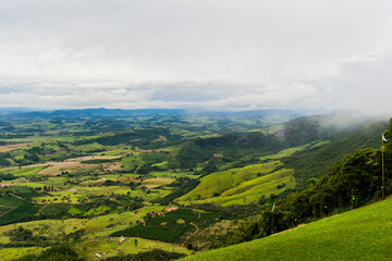 Fototapeta na wymiar Vista da Serra do Paredão, cidade de São Sebastião da Bela Vista, Minas Gerais, Brasil