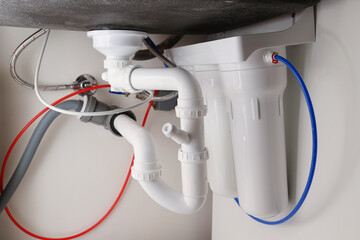 House water filtration system, Reverse osmosis. Installation or replacement cartridges of water...