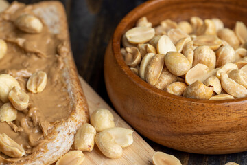 Chocolate peanut paste for a quick breakfast