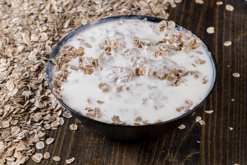 quick breakfast of oat flakes and dairy products