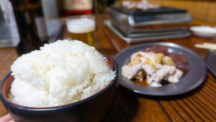 焼肉屋で食べるホルモン焼