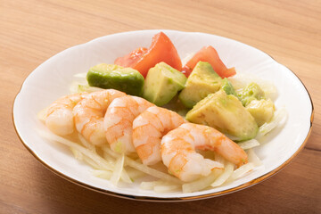 海老とアボカドのサラダ