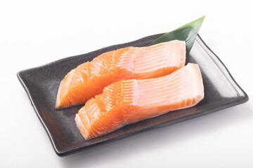 宮城県産　生銀サケ　(養殖)