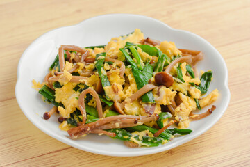 エノキ入りニラ玉