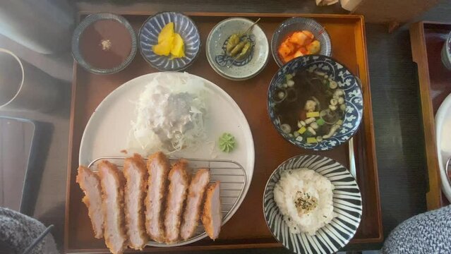 한국,서울,강남,음식점,음식,돈가스,돼지고기