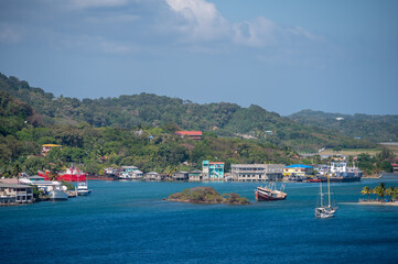 Fototapeta na wymiar Views of beautiful Honduran town on the shores of Roatan where the cruise port is located.
