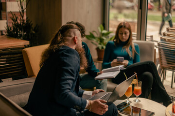 Businesspeople at the cafe