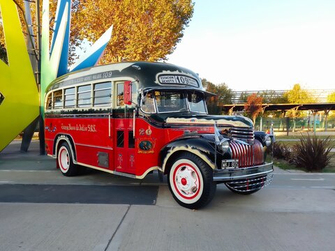 Chevrolet 1946 bus for public passenger transport in Buenos Aires. Traditional fileteado ornaments
