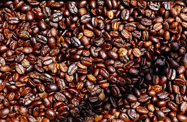 Top view of brown coffee beans, Roasted coffee beans background, Texture freshly roasted coffee beans. - 592228949