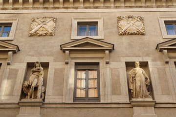 Une façade dans le Vieux Lyon - 592230500