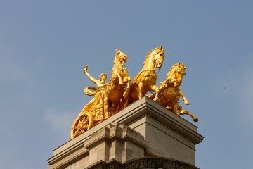 Obraz premium Famous Parc de la Ciutadella on a sunny morning