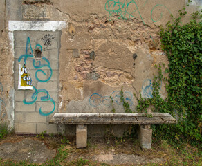 Façade de maison murée à Montchanin-le-Haut, Saône-et-Loire, France